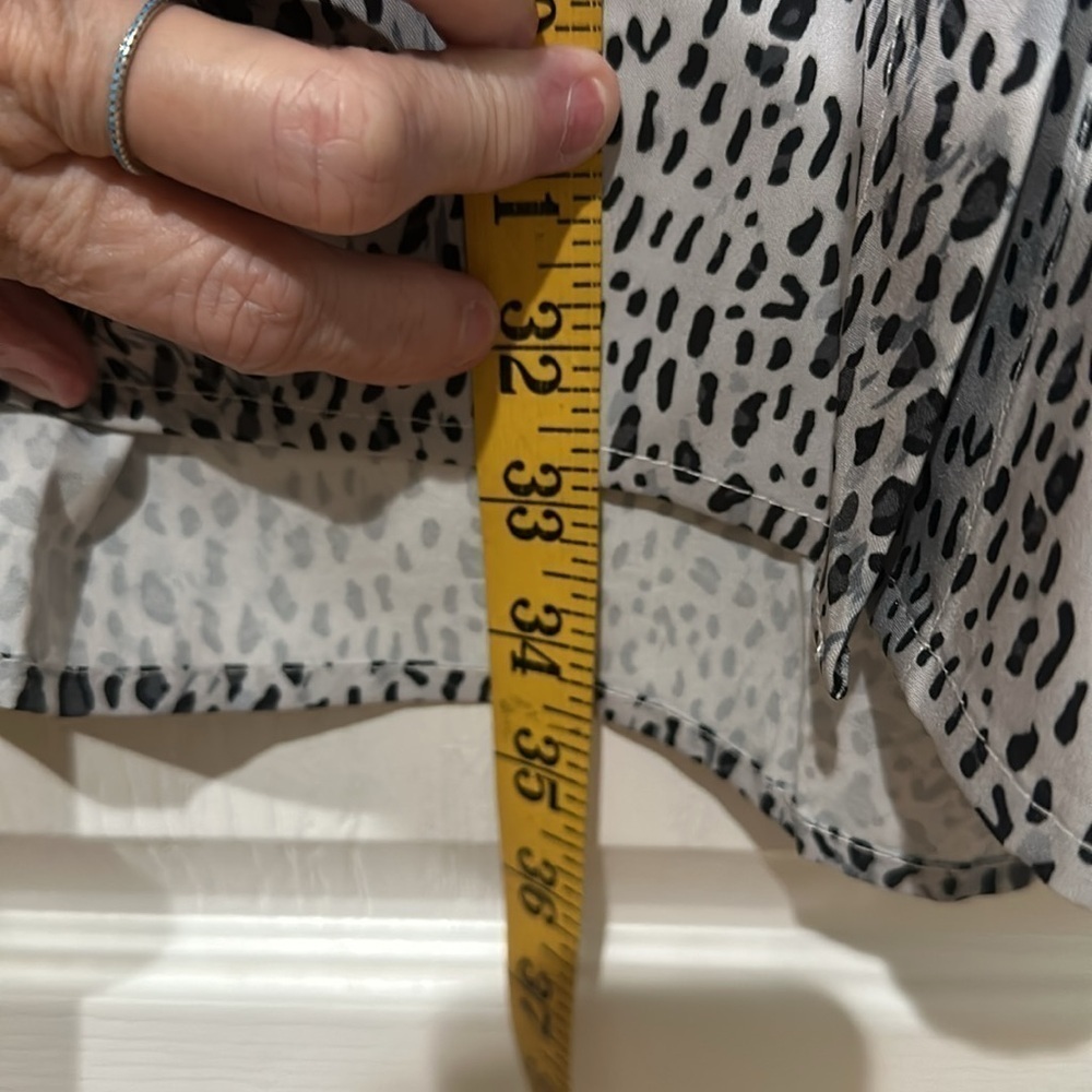 SHEILAY Sz S oversized, leopard pattern button up long sleeve dress NWT - Picture 5 of 5